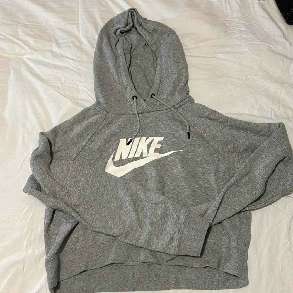 Cropped Nike grey hoodie